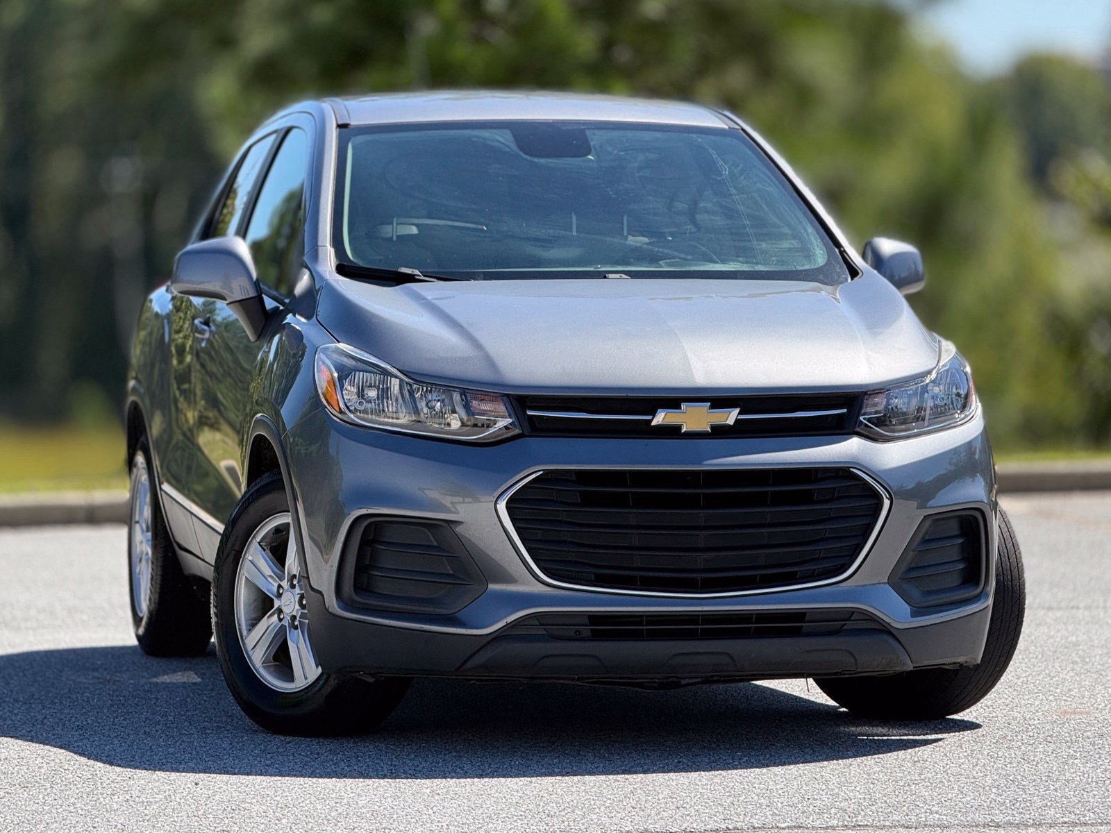 Used 2020 Chevrolet Trax LS w/ Tint and Cruise Package FWD image 4