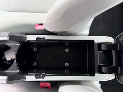 Used 2012 Toyota Prius Two image 29