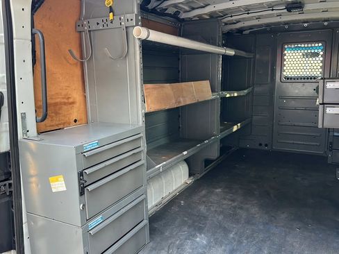 Used 2018 Nissan NV 2500 SV w/ Navigation Package RWD image 12