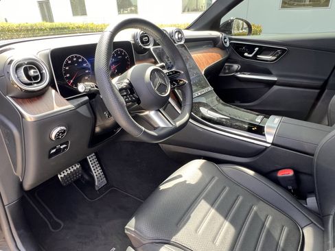 Certified 2025 Mercedes-Benz GLC 300 4MATIC image 17