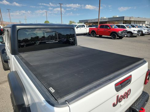 Used 2023 Jeep Gladiator Rubicon w/ LED Lighting Group AWD/4WD image 30