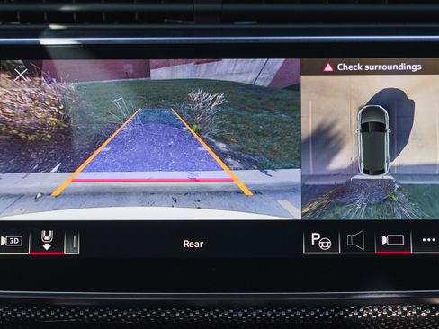 Used 2023 Audi SQ8 Prestige image 16