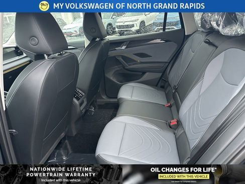 New 2026 Volkswagen Tiguan SE image 14