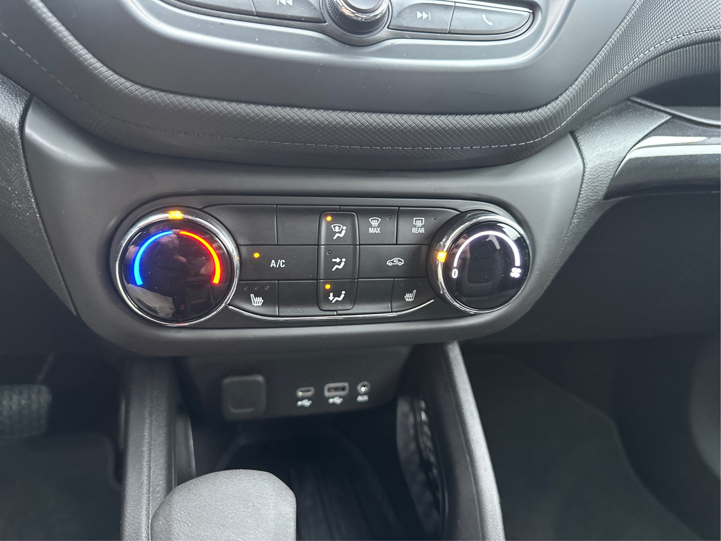 Used 2022 Chevrolet TrailBlazer LT AWD/4WD image 31