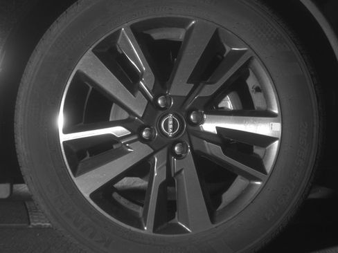 Used 2025 Nissan Versa SV FWD image 13