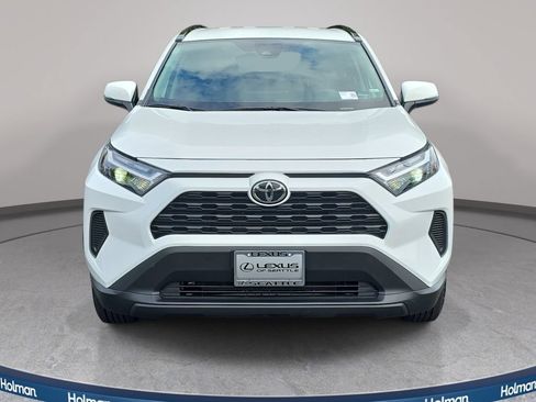 Used 2025 Toyota RAV4 XLE AWD/4WD image 3