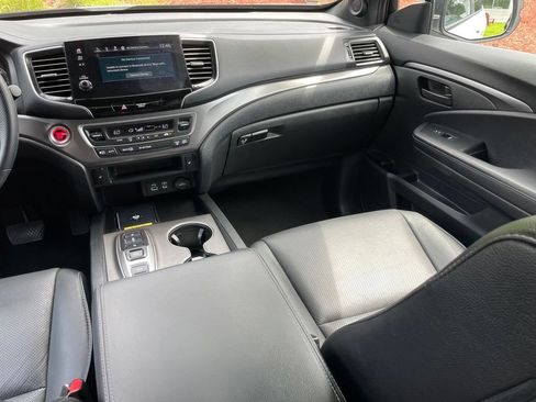 Used 2024 Honda Passport EX-L image 11