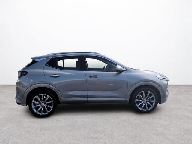 Used 2025 Buick Encore GX Avenir w/ Avenir Convenience Package FWD image 6