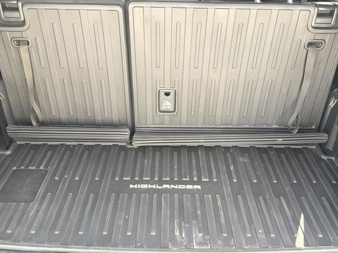 Used 2020 Toyota Highlander Platinum AWD/4WD image 32