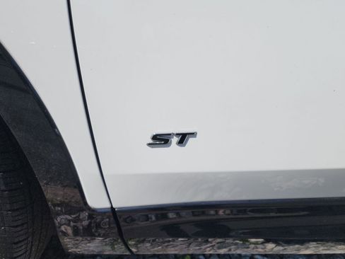 Used 2025 Buick Envista Sport Touring image 7