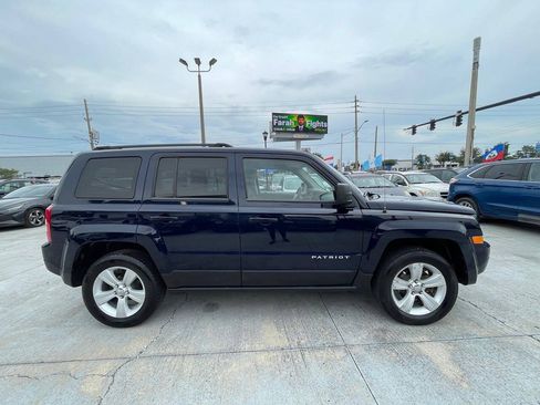 Used 2014 Jeep Patriot Latitude AWD/4WD image 3