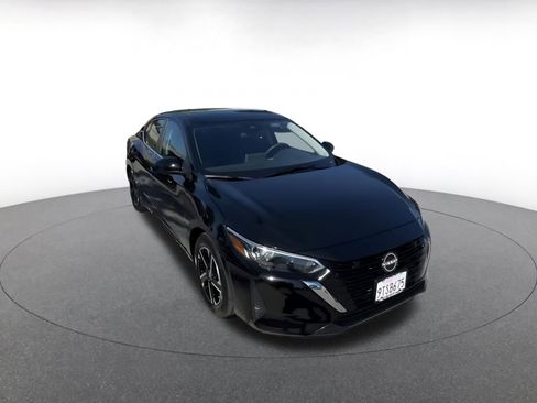 Used 2025 Nissan Sentra SV FWD image 3