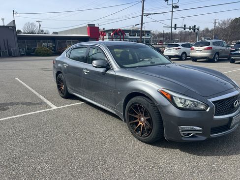 Used 2016 INFINITI Q70 L 3.7 w/ Deluxe Touring Package image 3