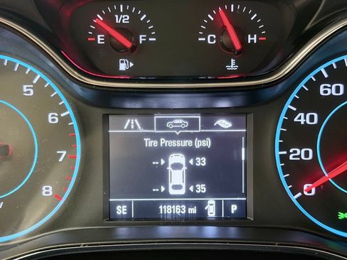 Used 2017 Chevrolet Cruze LS FWD image 39