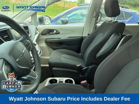Used 2023 Chrysler Voyager LX FWD image 11