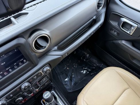 Used 2018 Jeep Wrangler Unlimited Rubicon w/ LED Lighting Group image 32