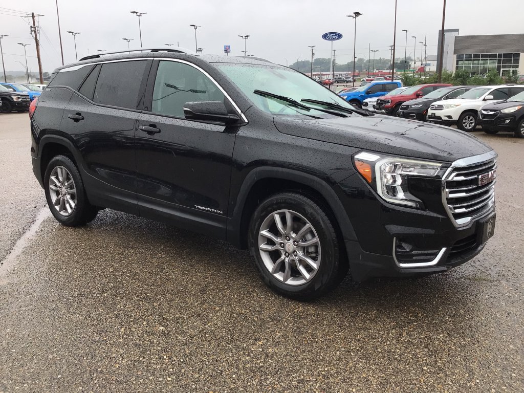Used 2024 GMC Terrain SLT AWD/4WD image 8
