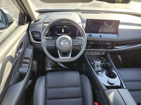 Used 2024 Nissan Rogue SL AWD/4WD image 22