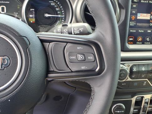 Certified 2023 Jeep Wrangler Unlimited w/ Sun & Screen Package AWD/4WD image 13
