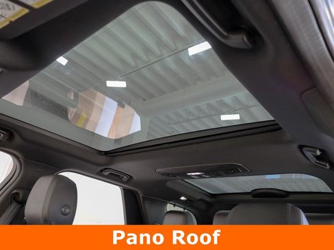 Used 2019 Land Rover Discovery SE image 10