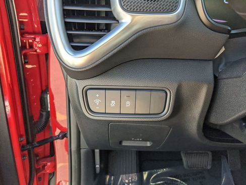 Used 2023 Kia Soul LX image 28