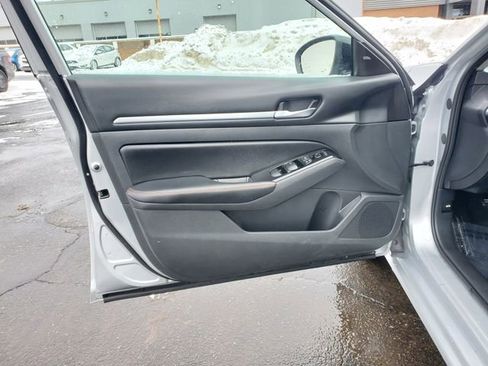 Used 2024 Nissan Altima 2.5 SR image 9