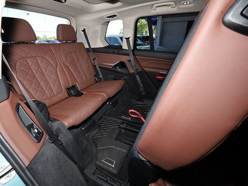 Used 2023 BMW X7 xDrive40i w/ Executive Package AWD/4WD image 19