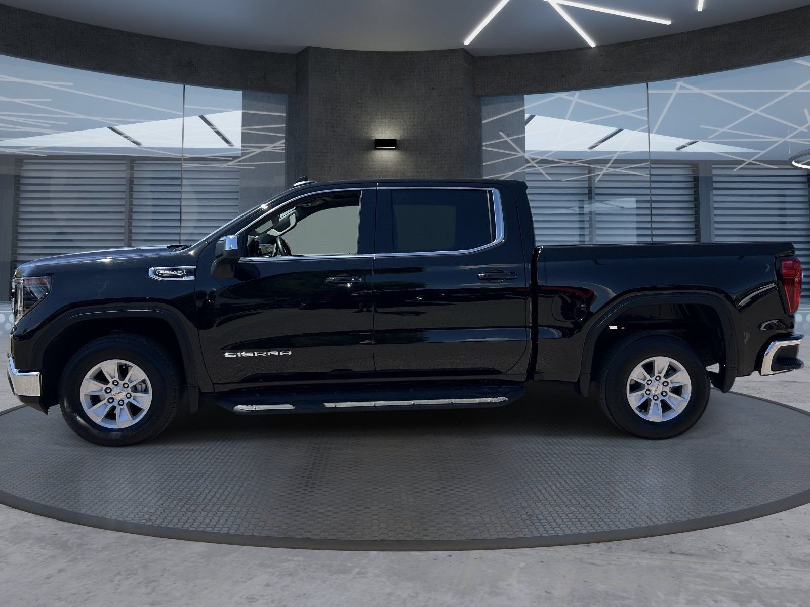 Certified 2025 GMC Sierra 1500 SLE RWD image 3
