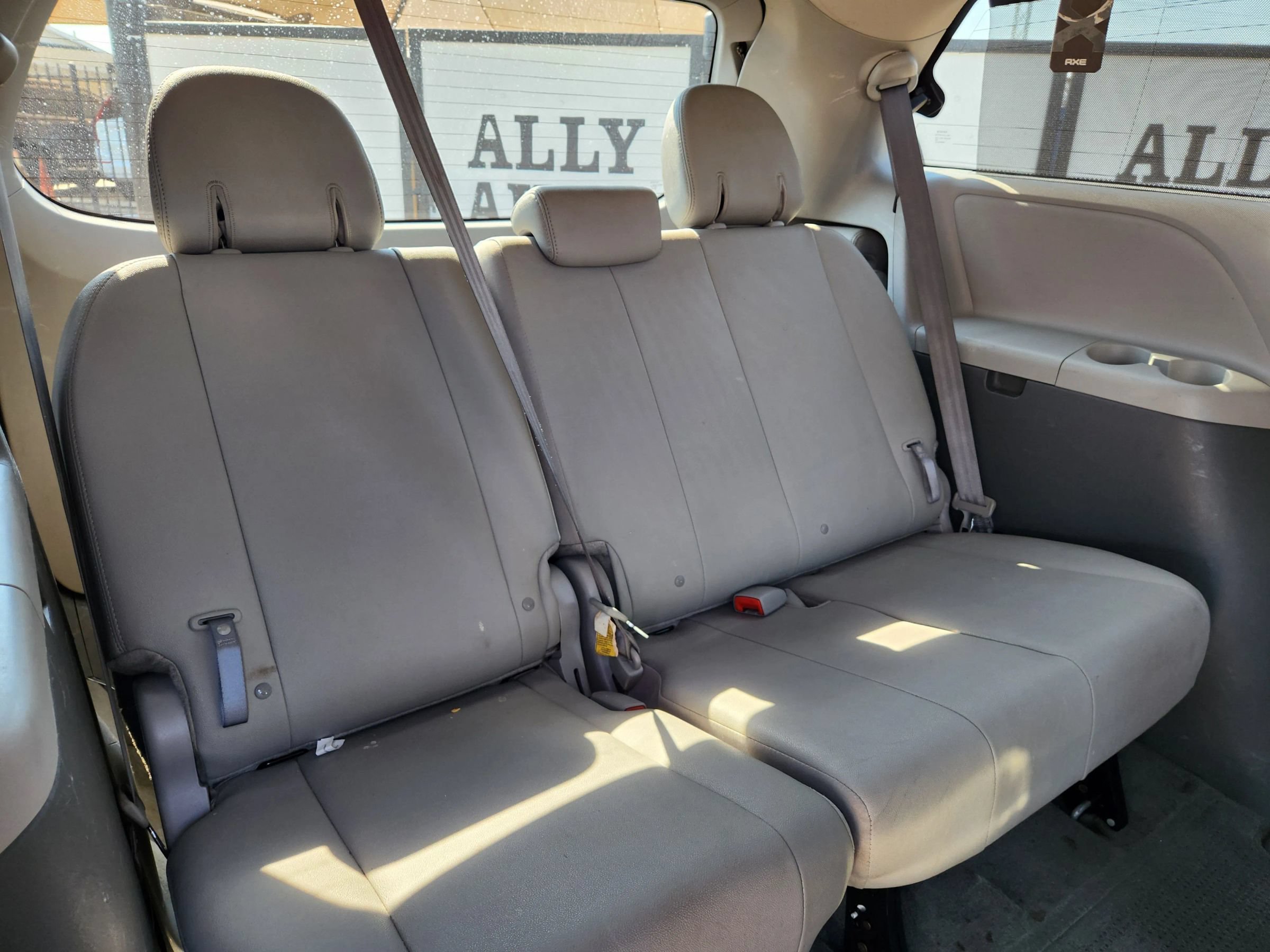 Used 2016 Toyota Sienna XLE FWD image 14