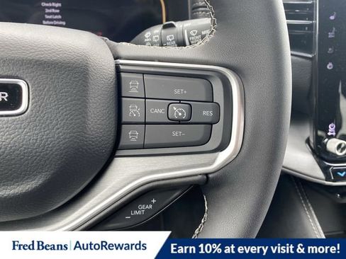 New 2025 Jeep Wagoneer 4WD w/ Convenience Group I image 19