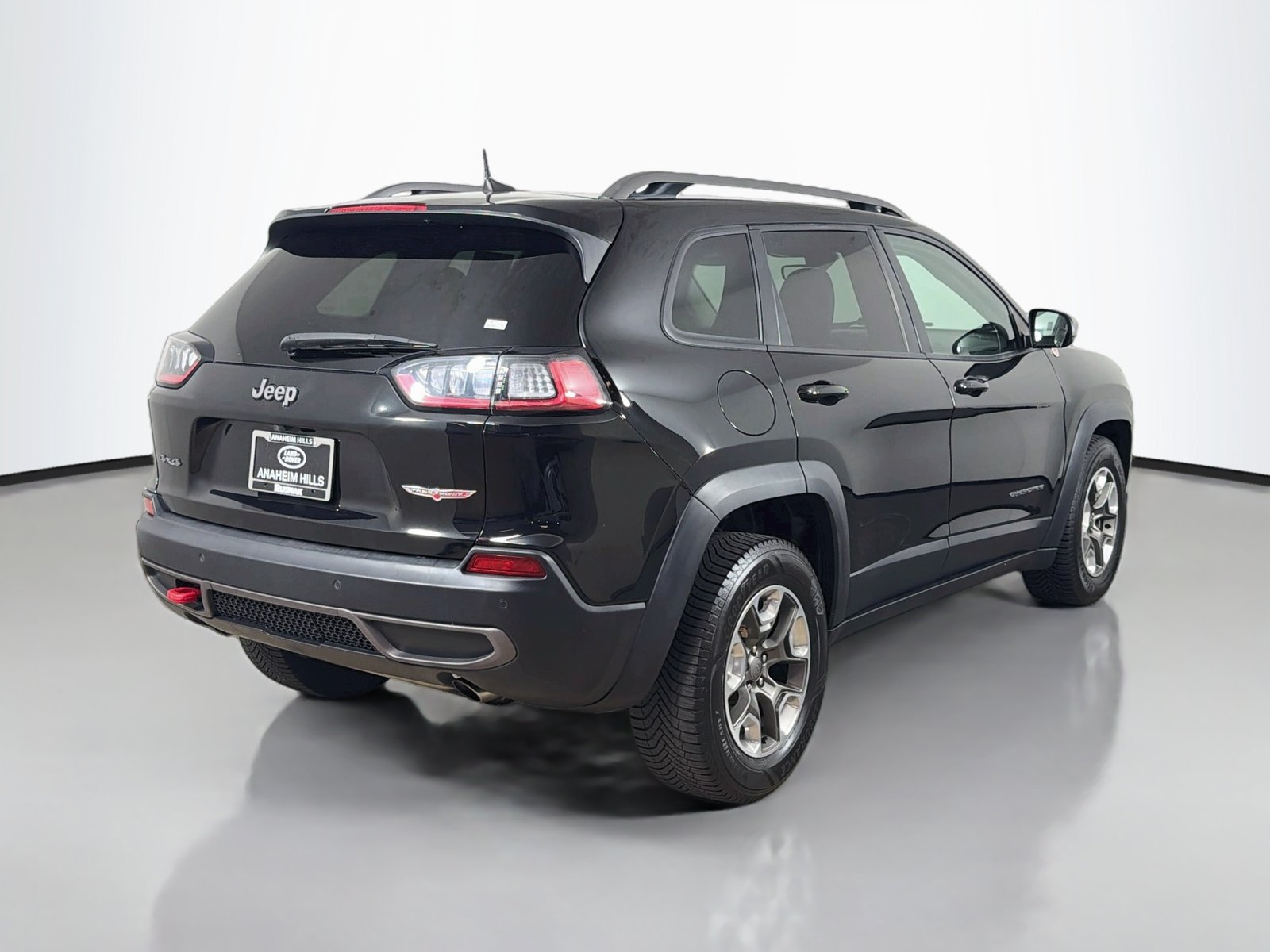 Used 2019 Jeep Cherokee Trailhawk w/ Cold Weather Group AWD/4WD image 5