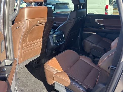 Used 2025 Ford Expedition Max King Ranch image 6