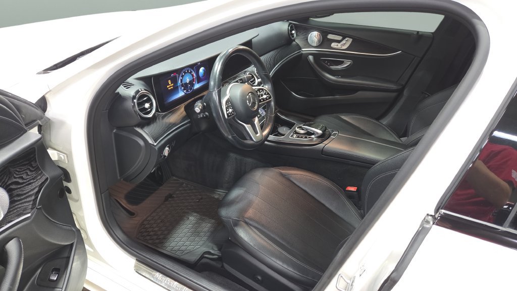 Used 2020 Mercedes-Benz E 350 4MATIC Sedan w/ Parking Assistance Package image 9