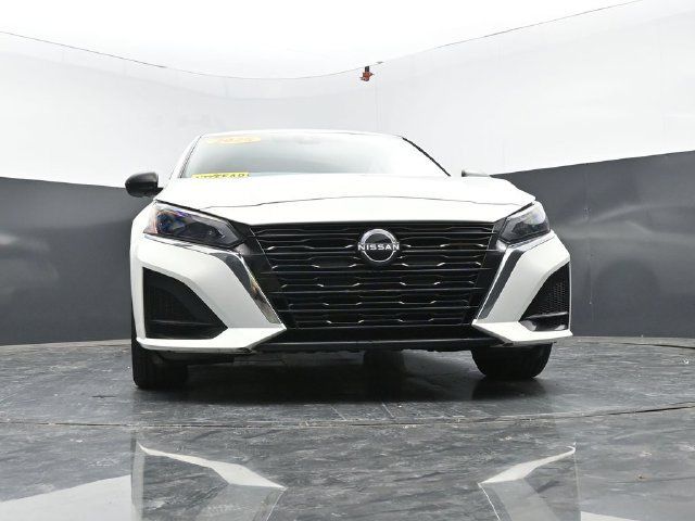 Used 2025 Nissan Altima 2.5 SV FWD image 52