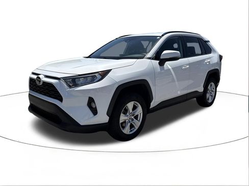 Used 2021 Toyota RAV4 XLE FWD image 7