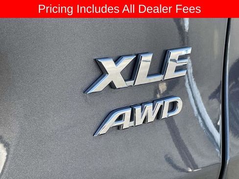 Used 2021 Toyota RAV4 XLE AWD/4WD image 12