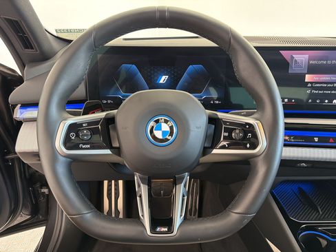 Used 2024 BMW i5 eDrive40i w/ M Sport Package RWD image 11