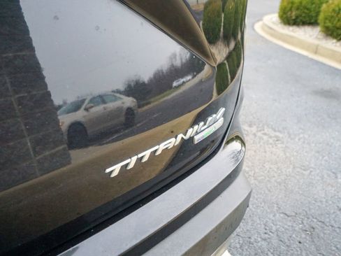 Used 2019 Ford Edge Titanium w/ Equipment Group 301A image 10