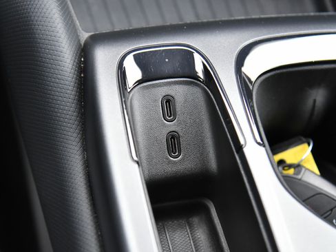 Used 2024 Chevrolet Equinox EV RS FWD image 35