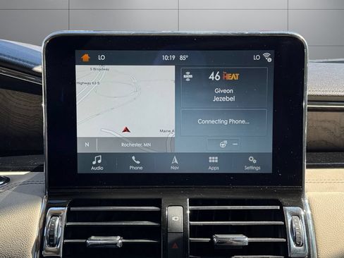 Used 2018 Lincoln Navigator L Select w/ Technology Package AWD/4WD image 21