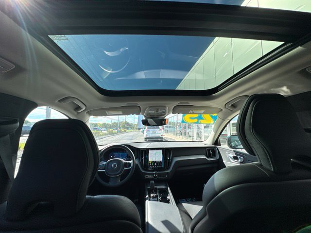 Certified 2025 Volvo XC60 B5 Plus AWD/4WD image 18