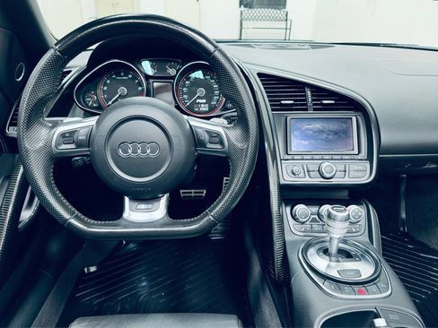 Used 2012 Audi R8 V10 w/ Enhanced Leather Pkg image 32