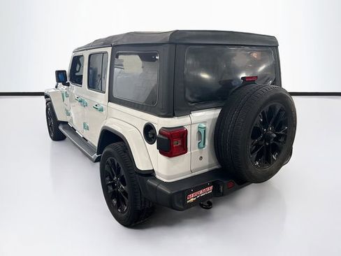 Used 2018 Jeep Wrangler Unlimited Sahara image 8