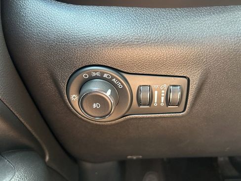 Used 2024 Jeep Compass Trailhawk image 23