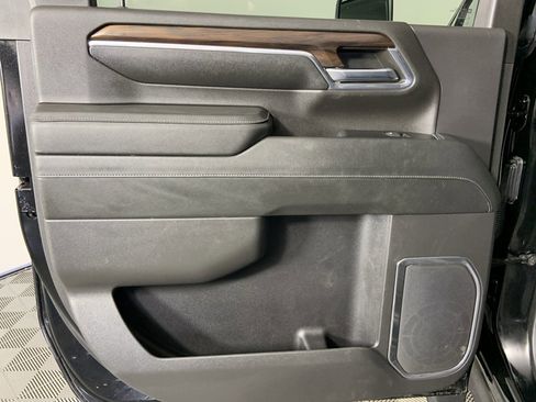 Used 2024 GMC Sierra 3500 SLT w/ SLT Convenience Package image 25