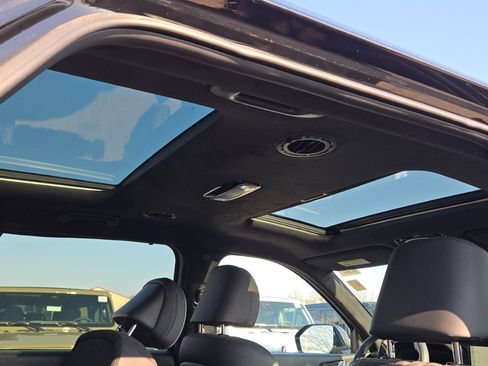 Used 2024 Hyundai Palisade Calligraphy image 11