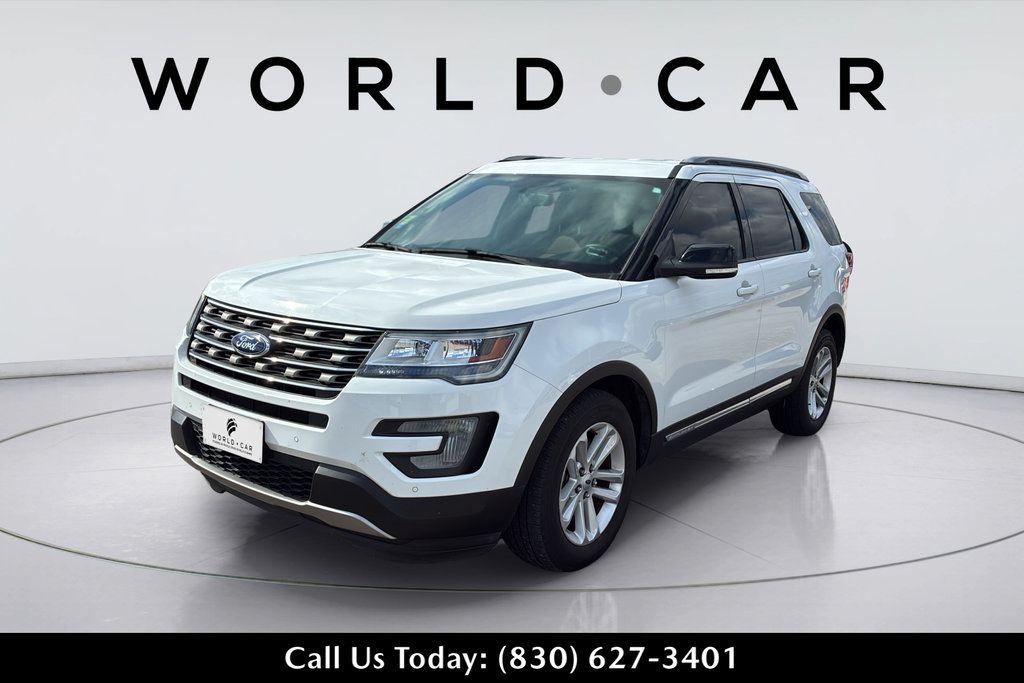 Used 2017 Ford Explorer XLT w/ Equipment Group 202A FWD image 14
