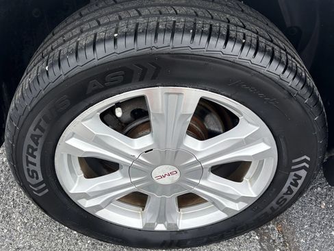 Used 2017 GMC Terrain SLT w/ Open Road Package AWD/4WD image 8