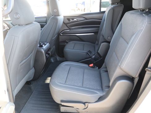 Used 2026 Chevrolet Traverse LT image 29