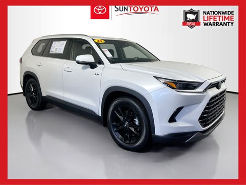 Used 2024 Toyota Grand Highlander Limited image 1